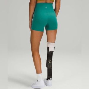 Lululemon Wunder Train High-Rise Short 4" in Teal Lagoon (Size 4)